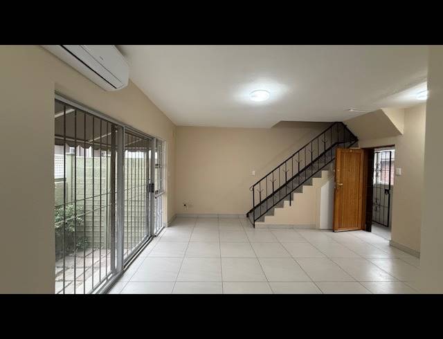 2 BEDROOM DUPLEX RENTED IN ESSENWOOD